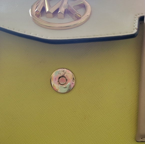 Michael Kors Sunshine yellow tote/crossbody - Picture 5 of 6